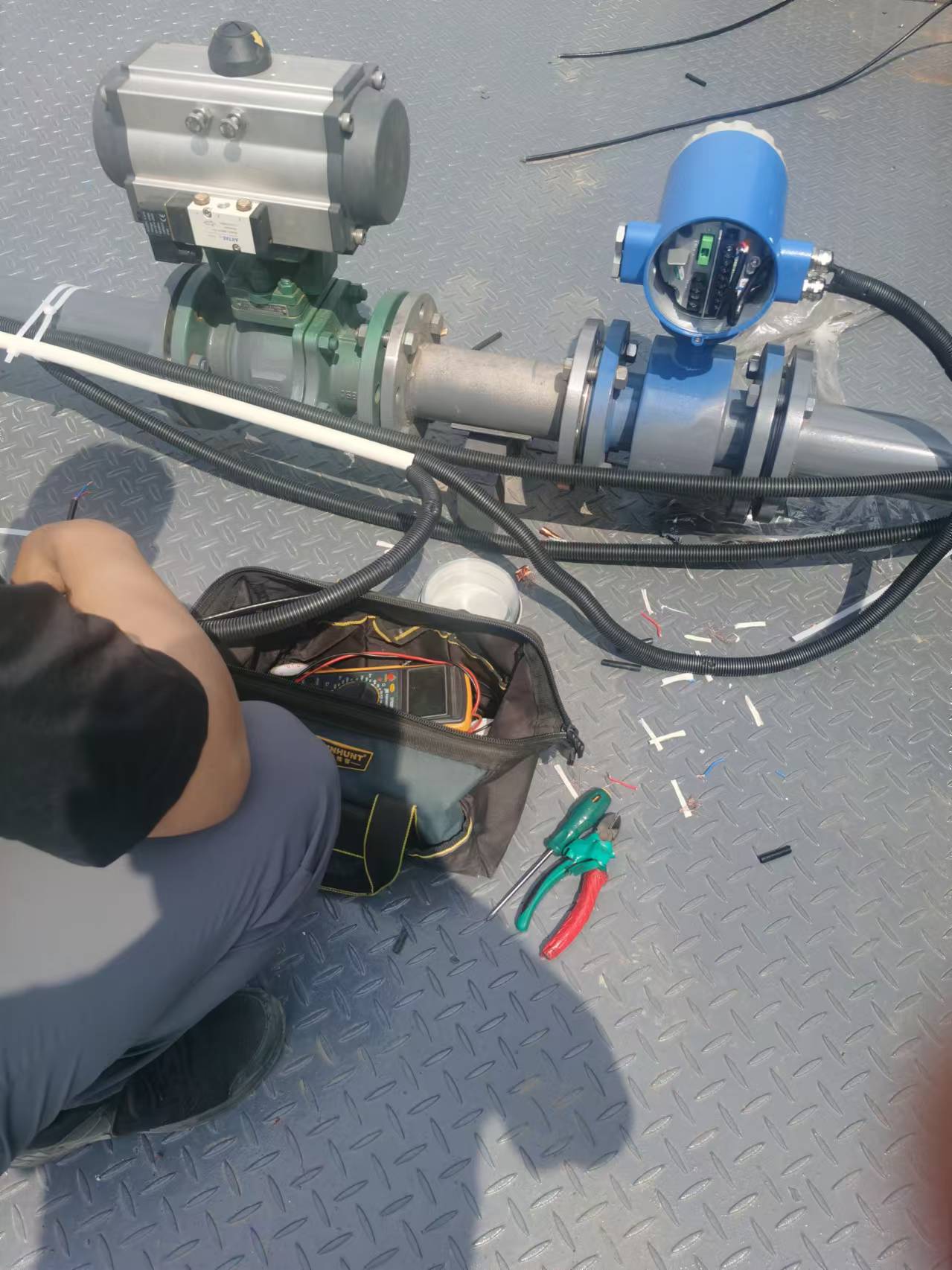 電磁流量計在硫酸儲罐出口安裝